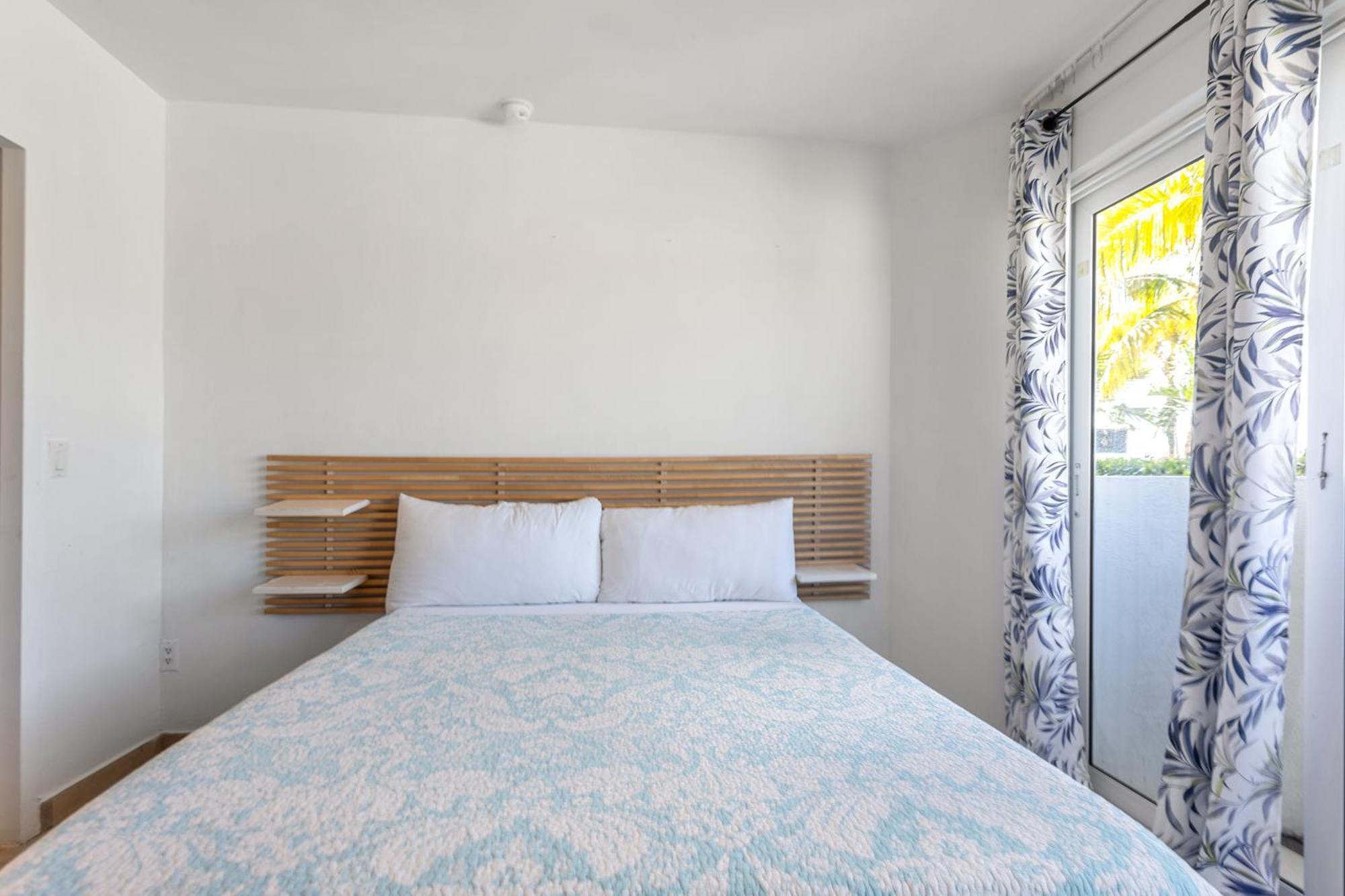 Maho Beach House - Petite Studio - Beach Access Eksteriør billede